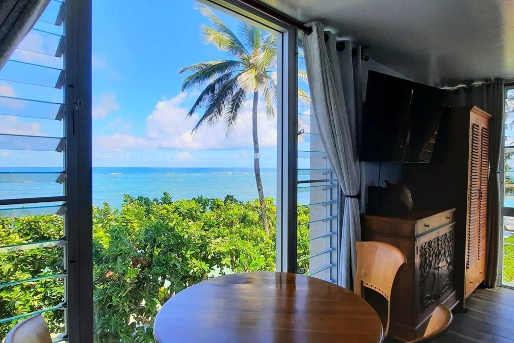 Breezy Beachfront Bali-Style Haven 180 Degree Oceanview Hau'ula Bagian luar foto