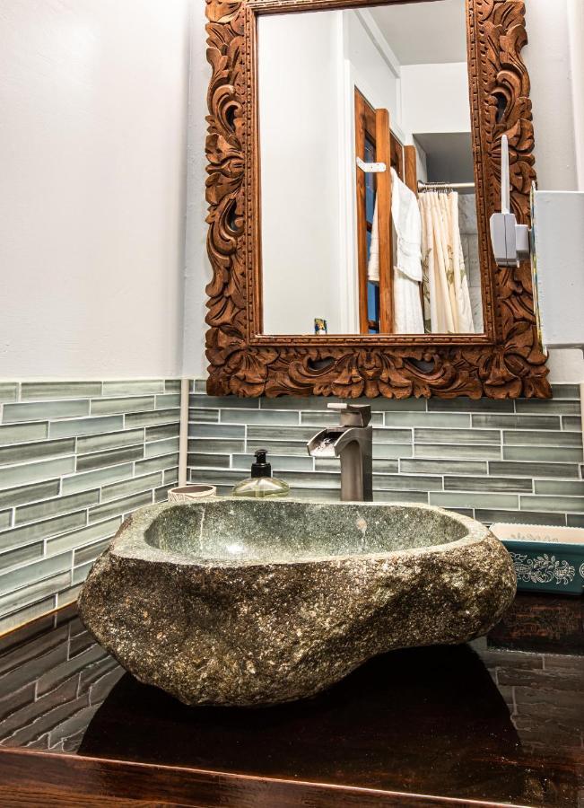 Breezy Beachfront Bali-Style Haven 180 Degree Oceanview Hau'ula Bagian luar foto